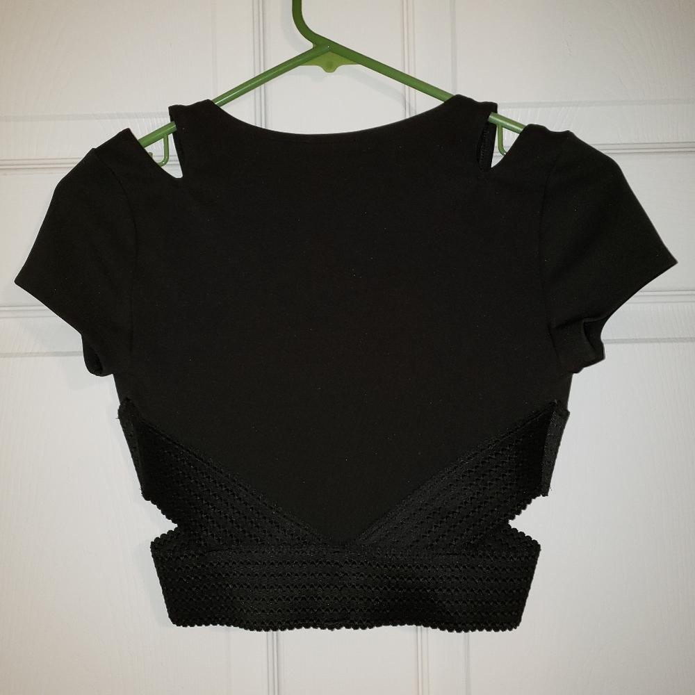 Express Crop Top - Picture 2 of 4